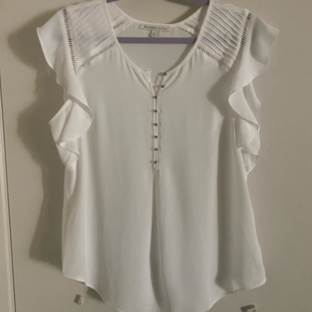 Flutter sleeve white tank blouse Daniel Rainn sz M